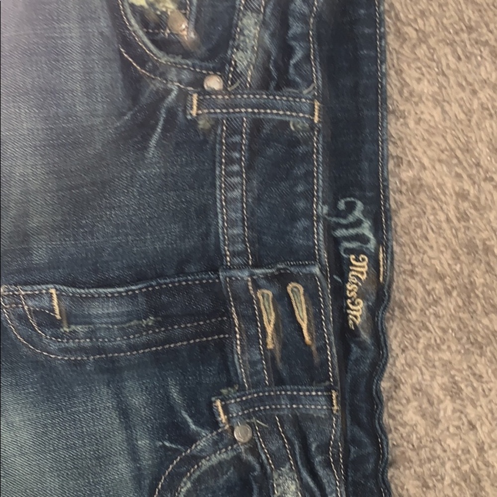 Assorted clothes - Picture 2 of 15
